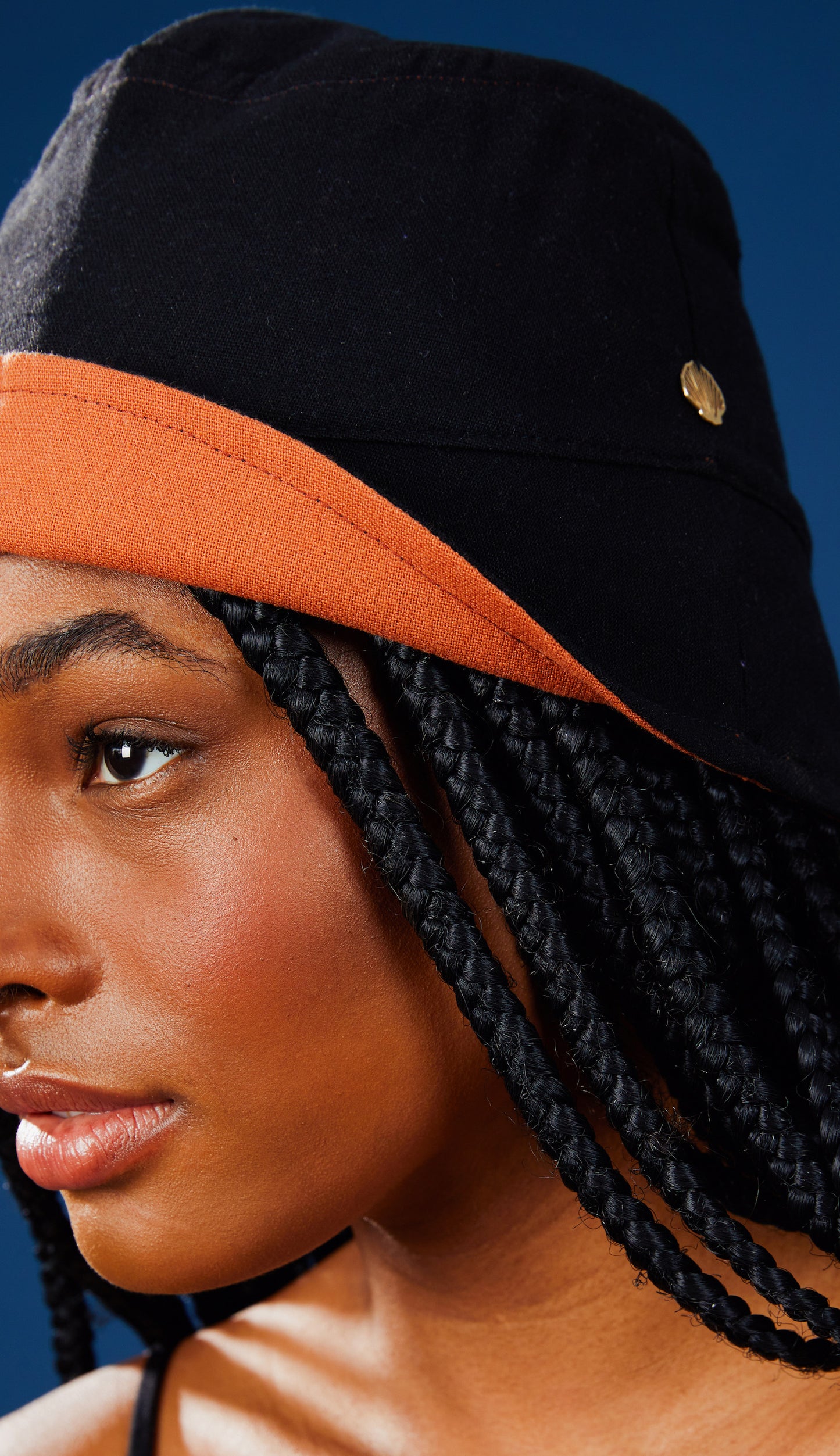 Chapéu Angelina Preto/caramelo