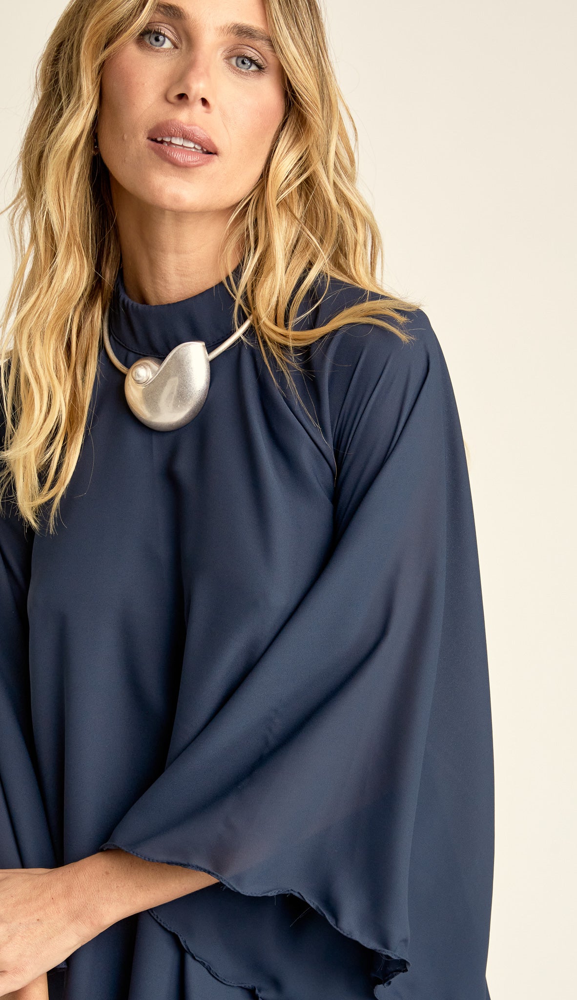 Vestido Curto Crepe Estefani | Laguna