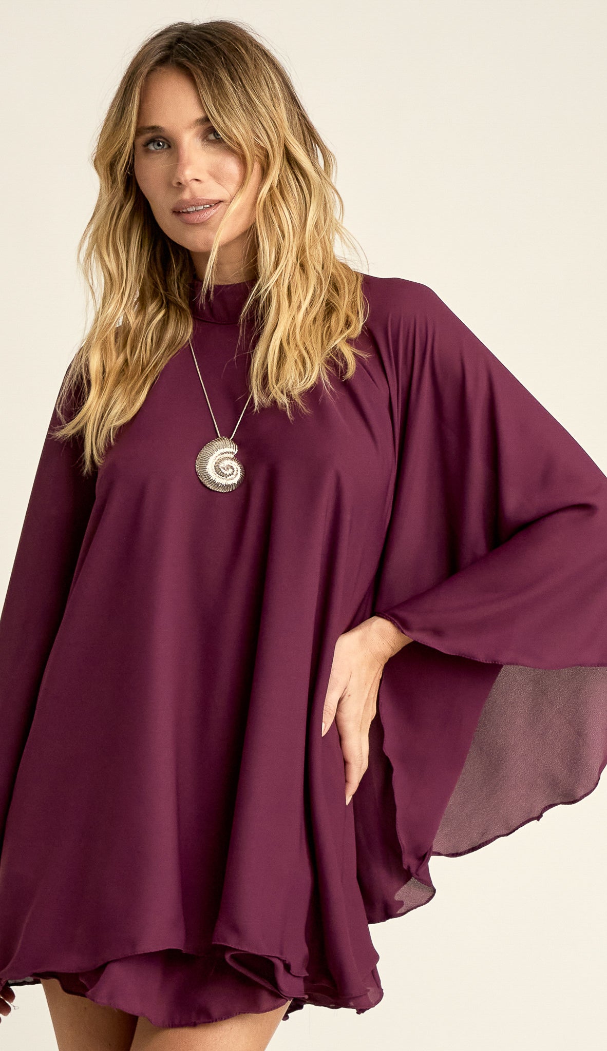 Vestido Curto Crepe Estefani | Laguna