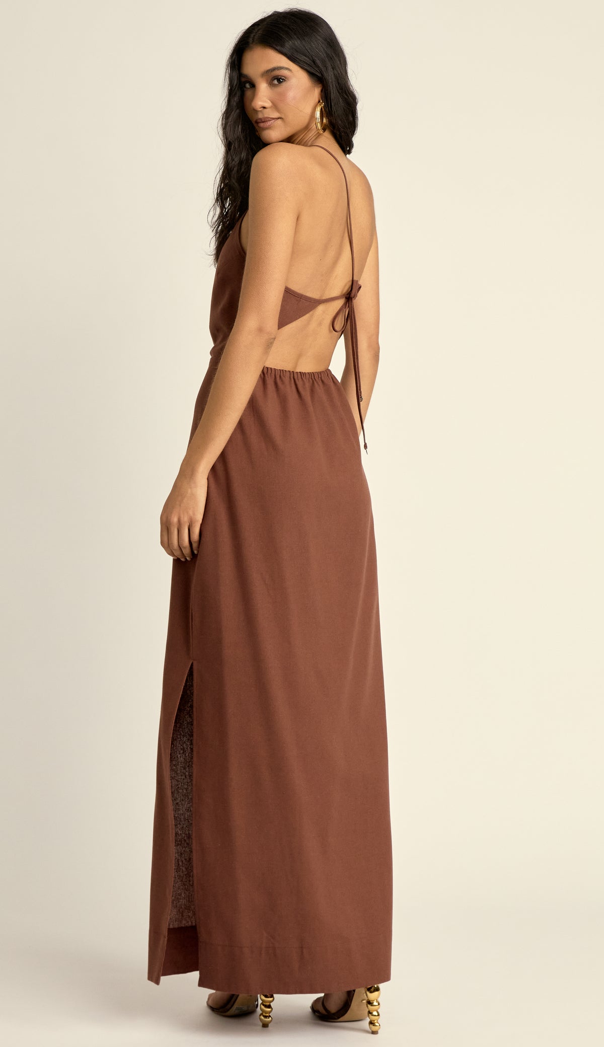 Vestido Longo Ombro Único Linho Regina Café | Laguna