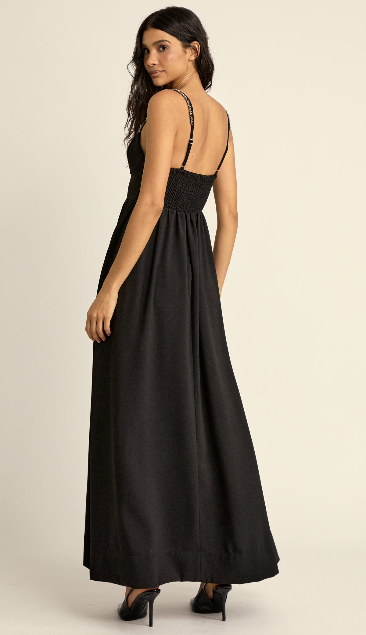 Vestido Evasê Corset Crepe Rayane Preto | Laguna