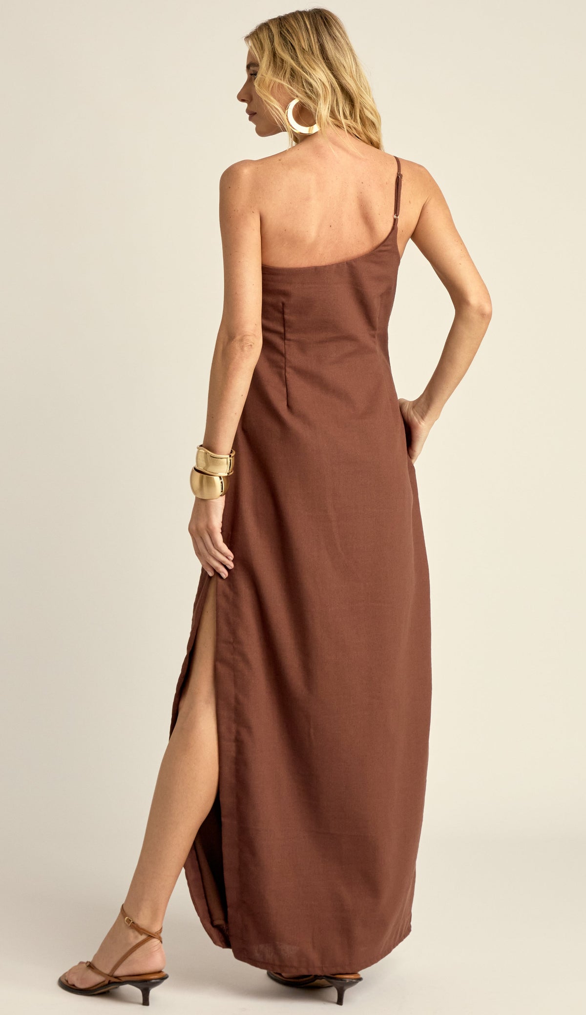 Vestido Longo Ombro Único Linho Leca Café | Laguna