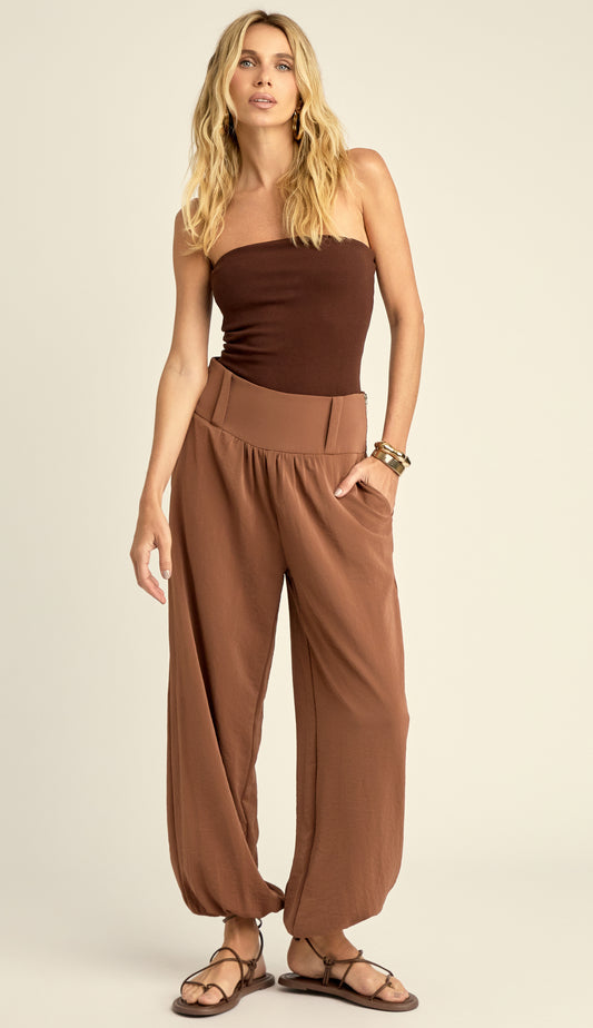 Calça Aladim Alfaiataria Liocel Karine Café | Laguna