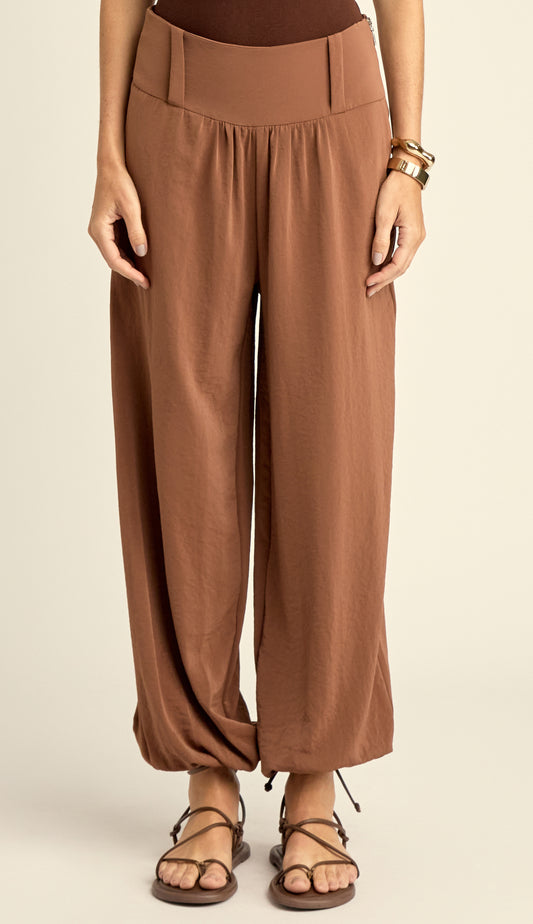Calça Aladim Alfaiataria Liocel Karine Café | Laguna