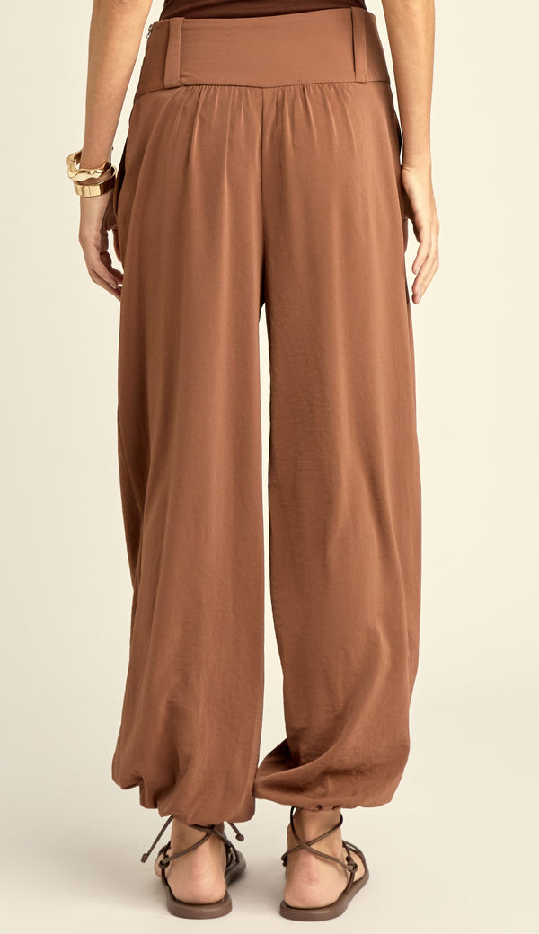 Calça Aladim Alfaiataria Liocel Karine Café | Laguna