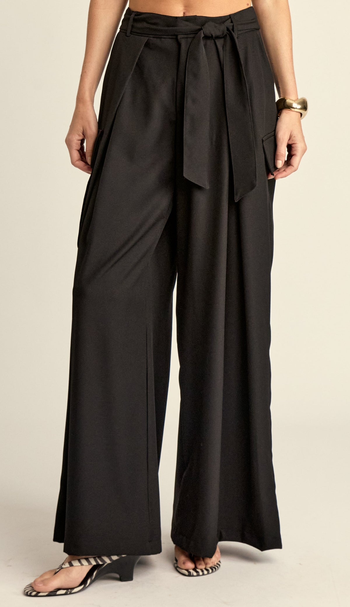 Calça Pantalona Alfaiataria Kerley Preto | Laguna
