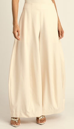 Calça Ballom Crepe Alfaiataria Alexa Chantilly | Laguna