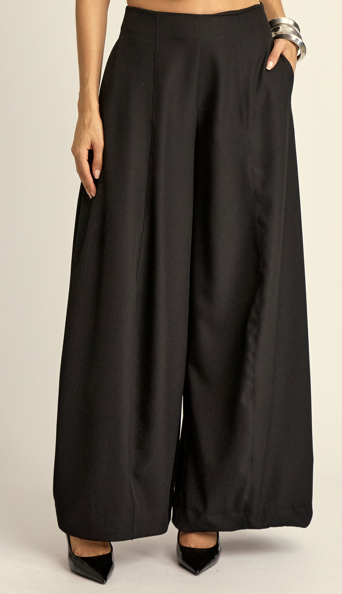 Calça Ballom Crepe Alfaiataria Alexa Preto | Laguna