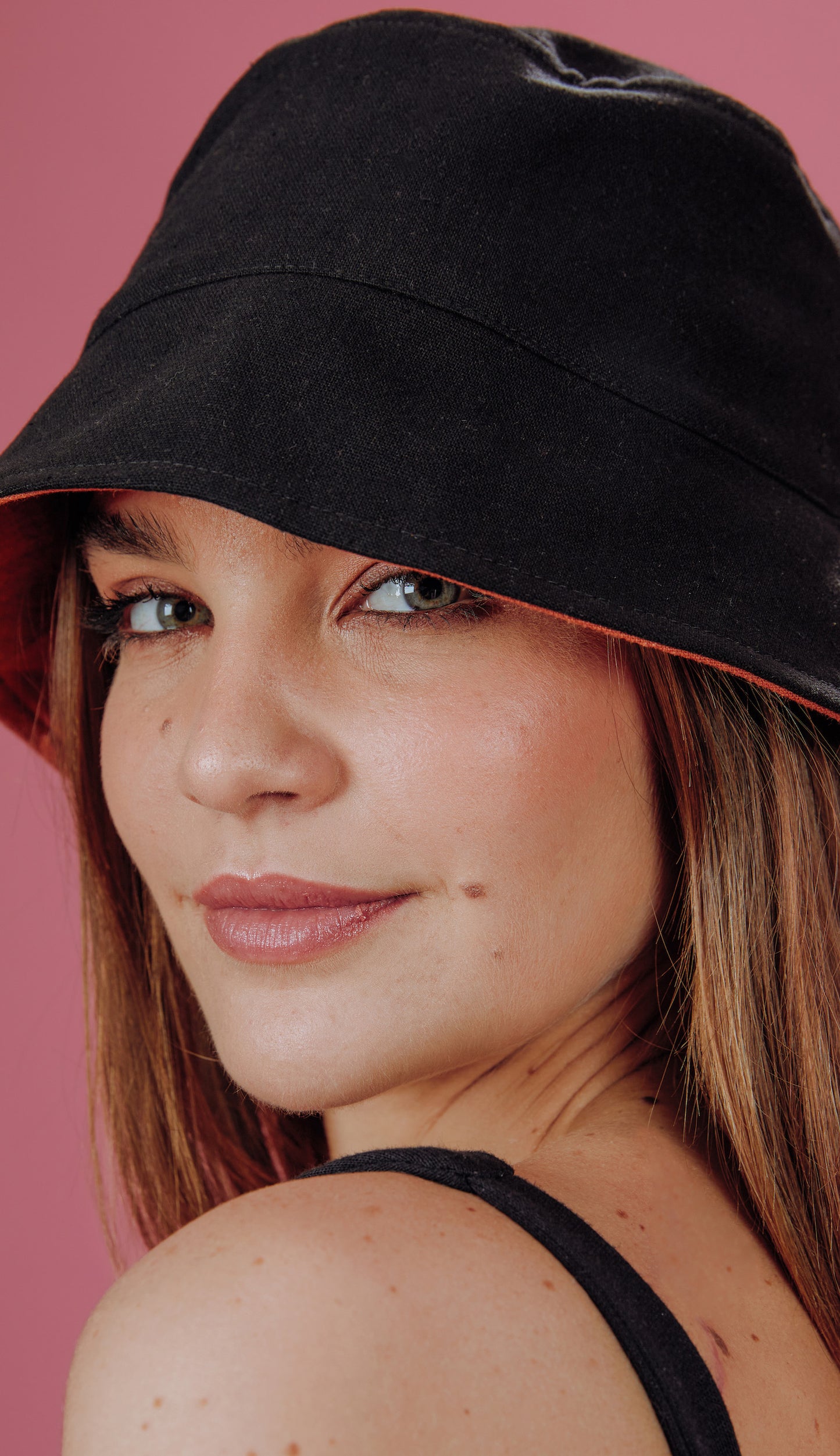 Chapéu Angelina Preto/caramelo