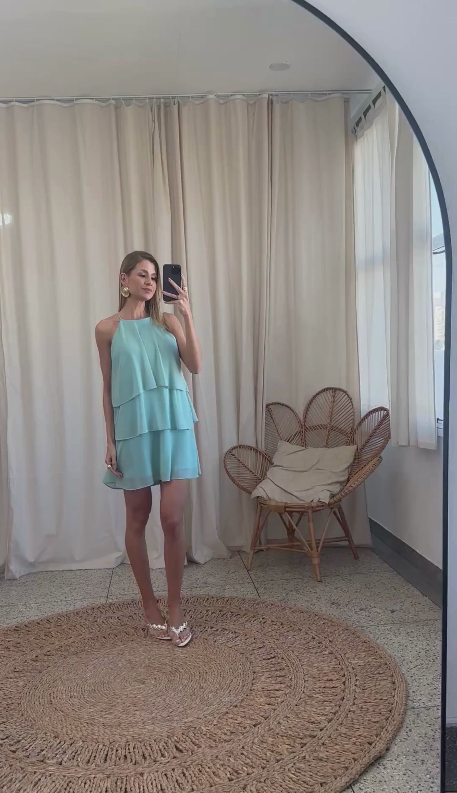 Vestido Curto Crepe Camadas Manuela | Laguna