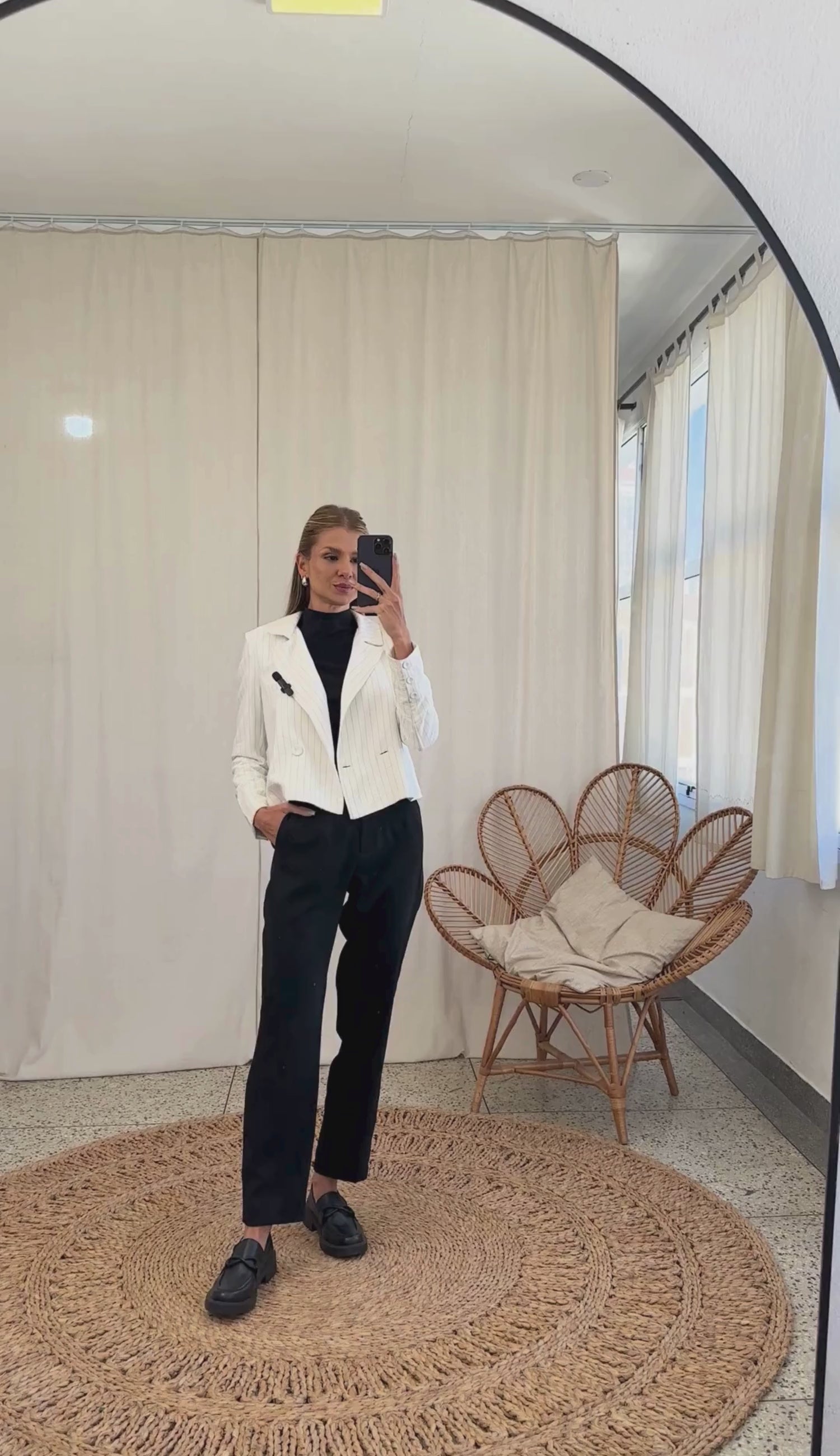 Blazer Curto Alfaiataria Risca de Giz Luz | Laguna