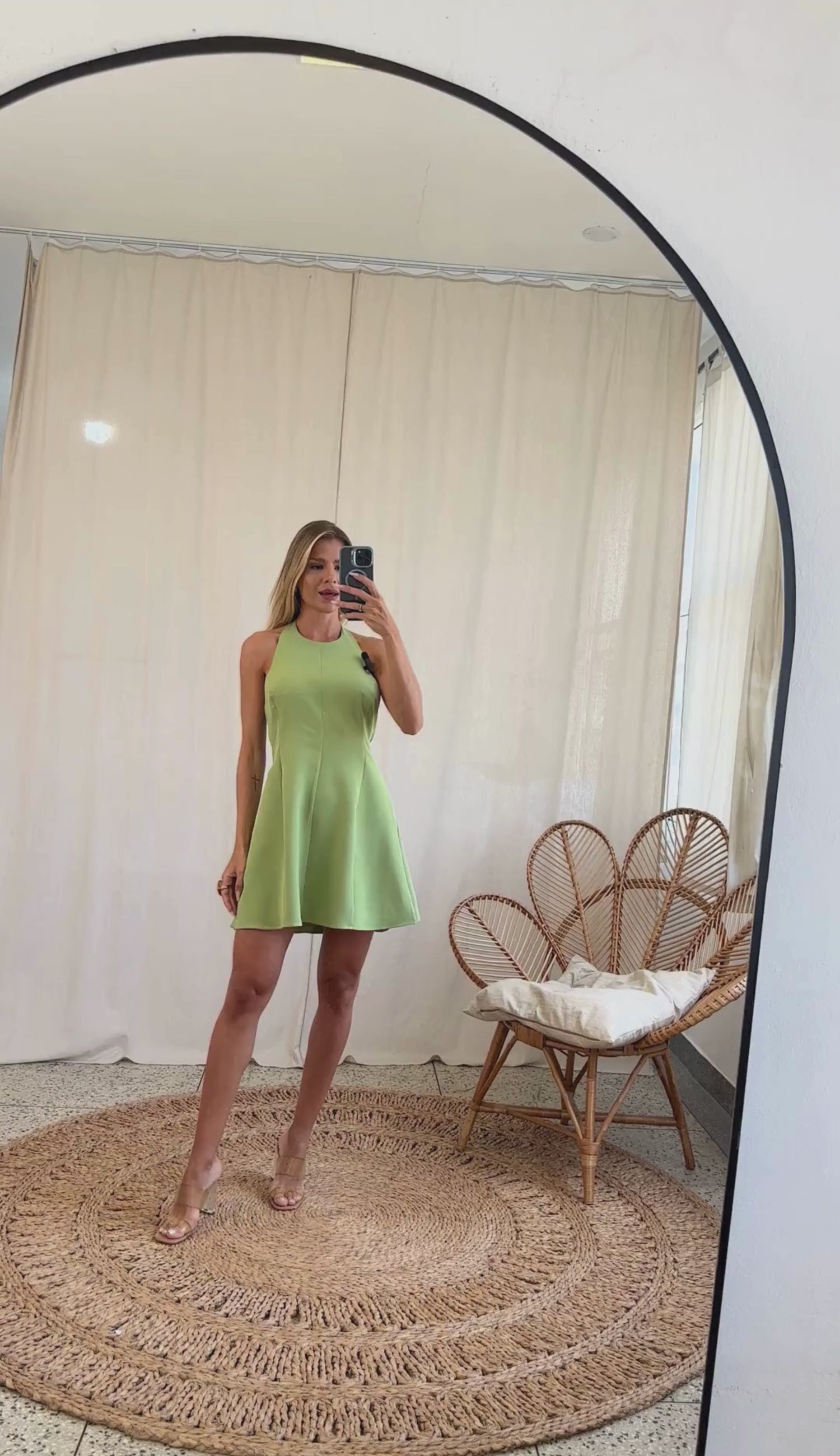 Vestido Curto Evasê Crepe Alfaiataria Pilar | Laguna